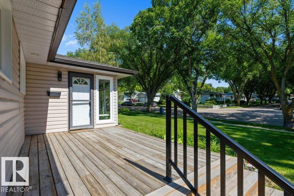 22 BURNHAM AV, Braeside, St. Albert photo 5