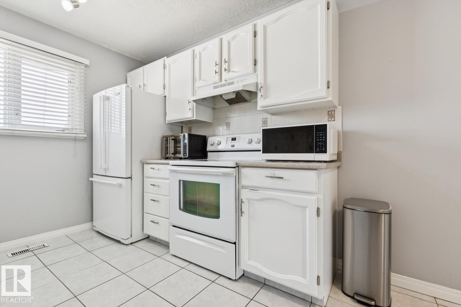 11421 22 AV NW - Image 10