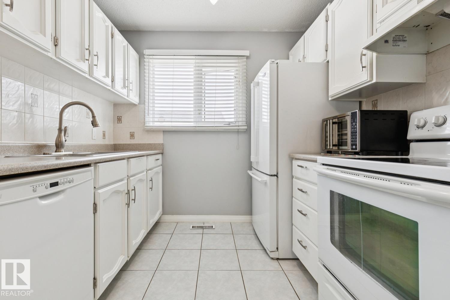 11421 22 AV NW - Image 11