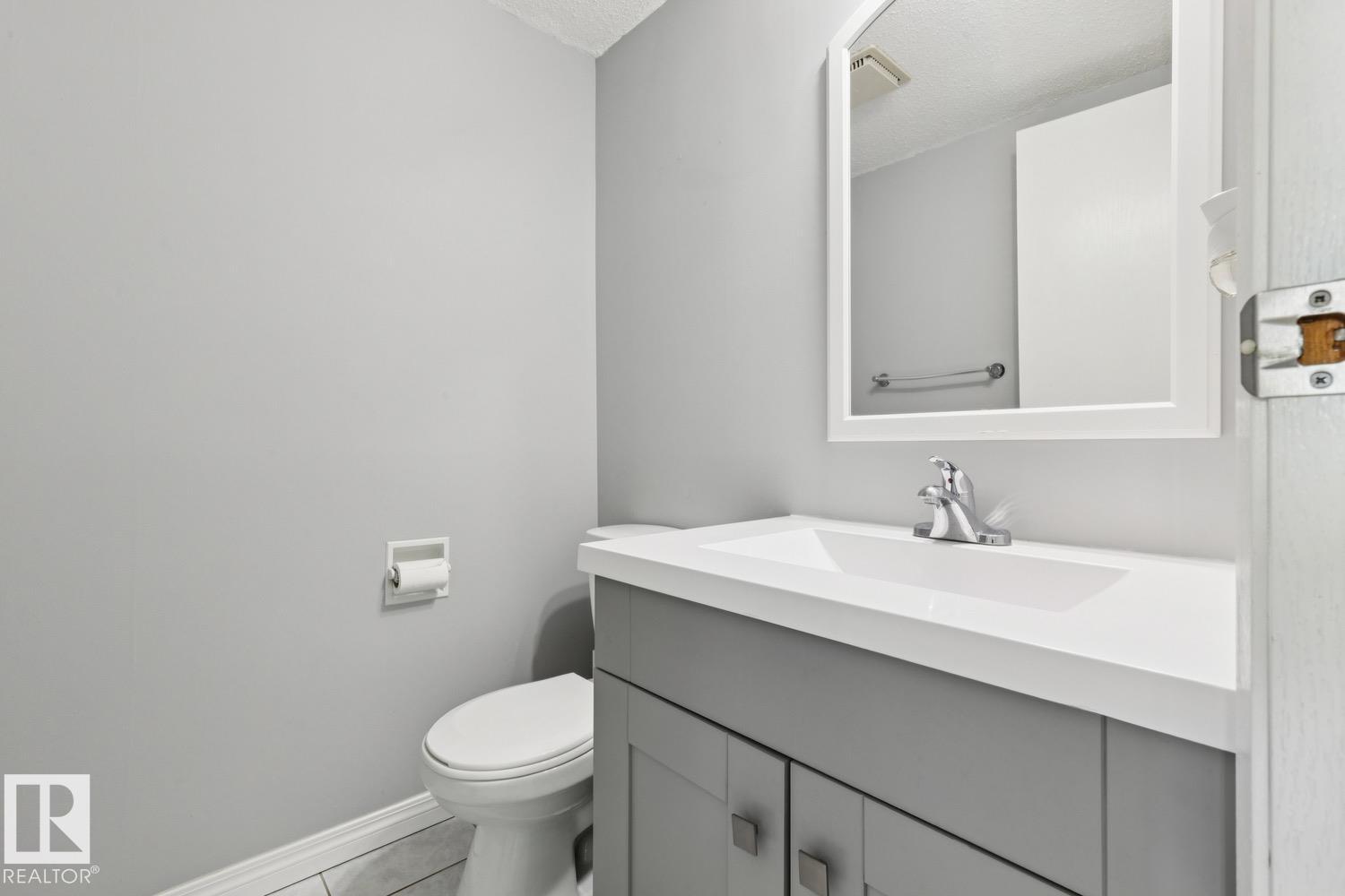 11421 22 AV NW - 15