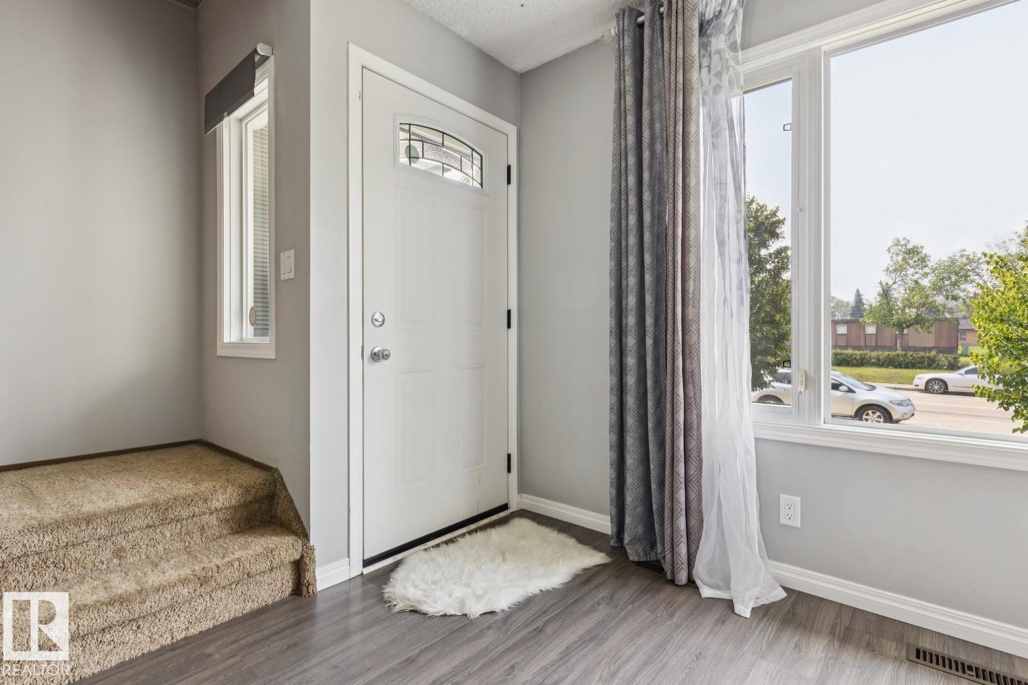 11421 22 AV NW, Skyrattler, Edmonton photo 2