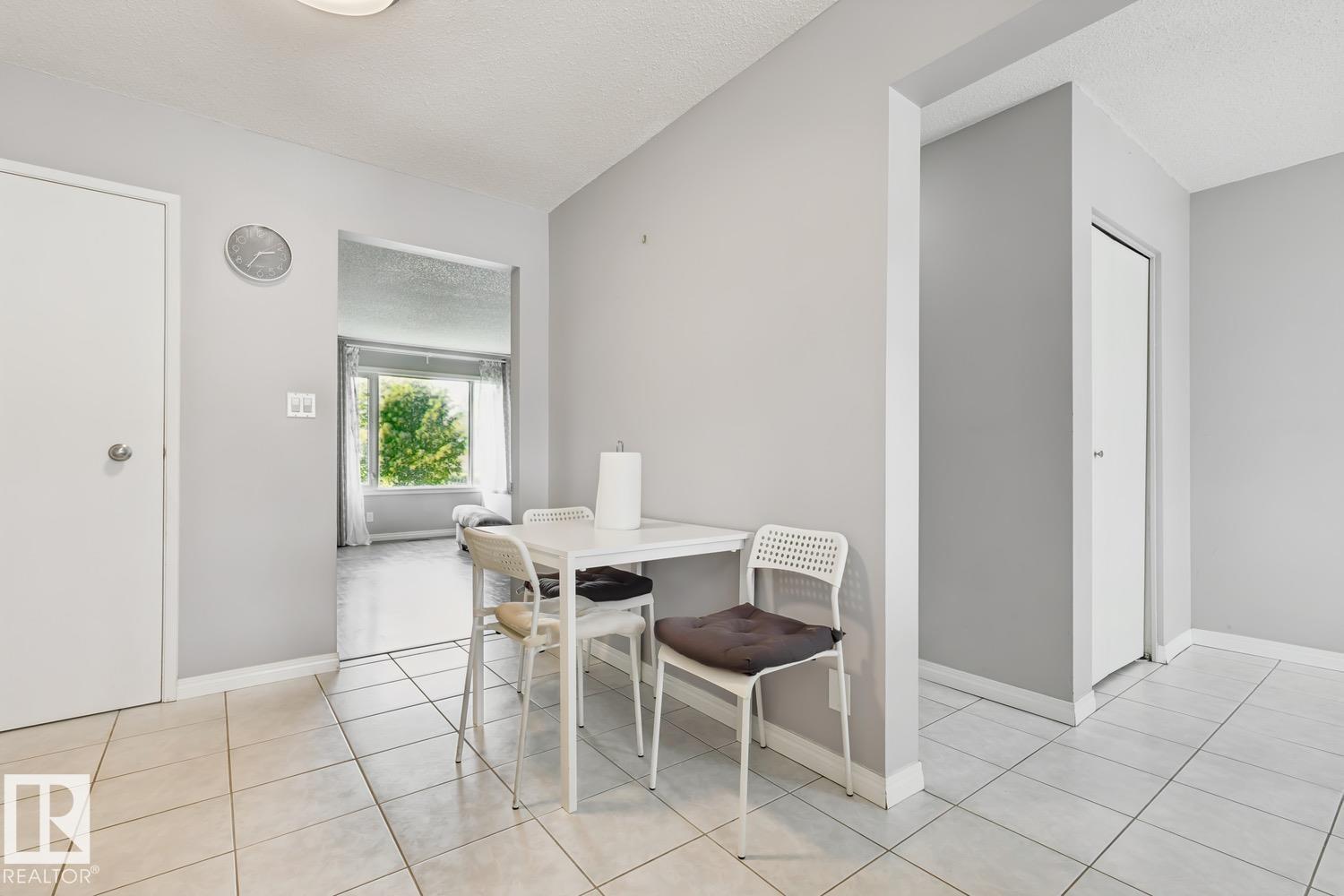 11421 22 AV NW - 8