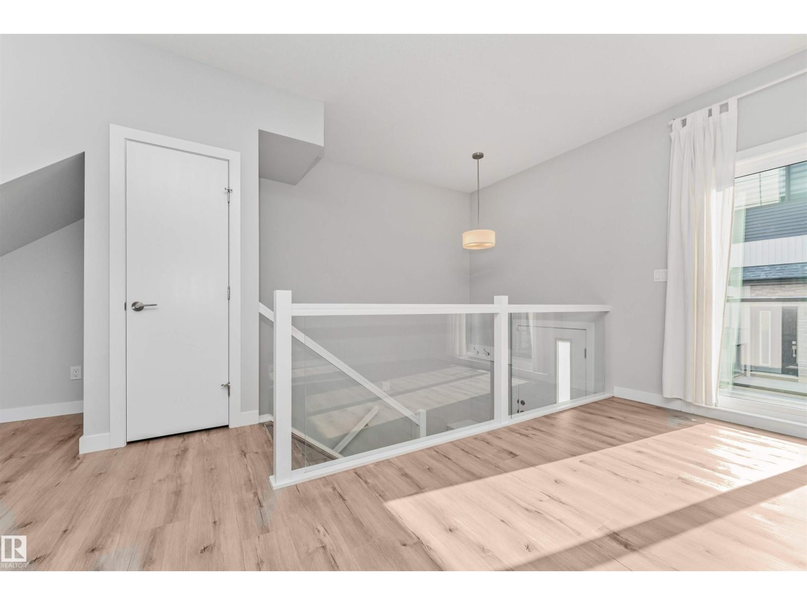 #17 1729 KEENE CR SW - Image 7