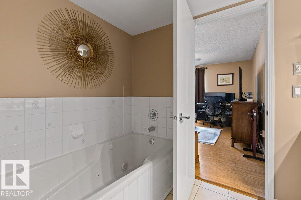 #307 3 PERRON ST - 19