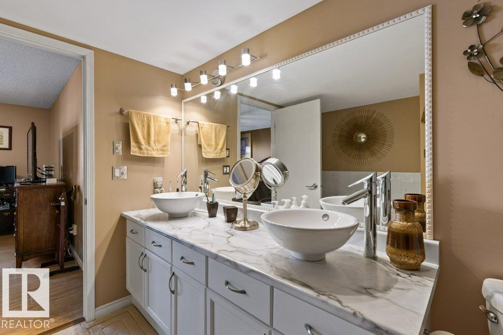 #307 3 PERRON ST - 20