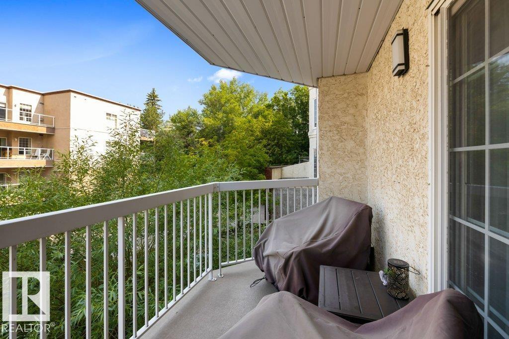 #307 3 PERRON ST - 21