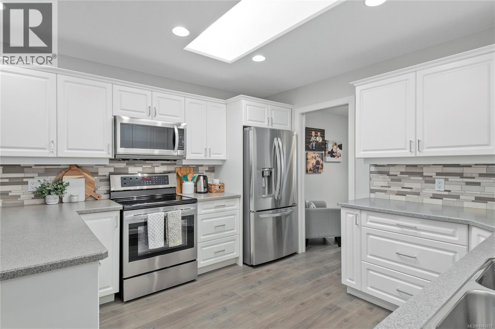 824 Marguerite Rd - 5