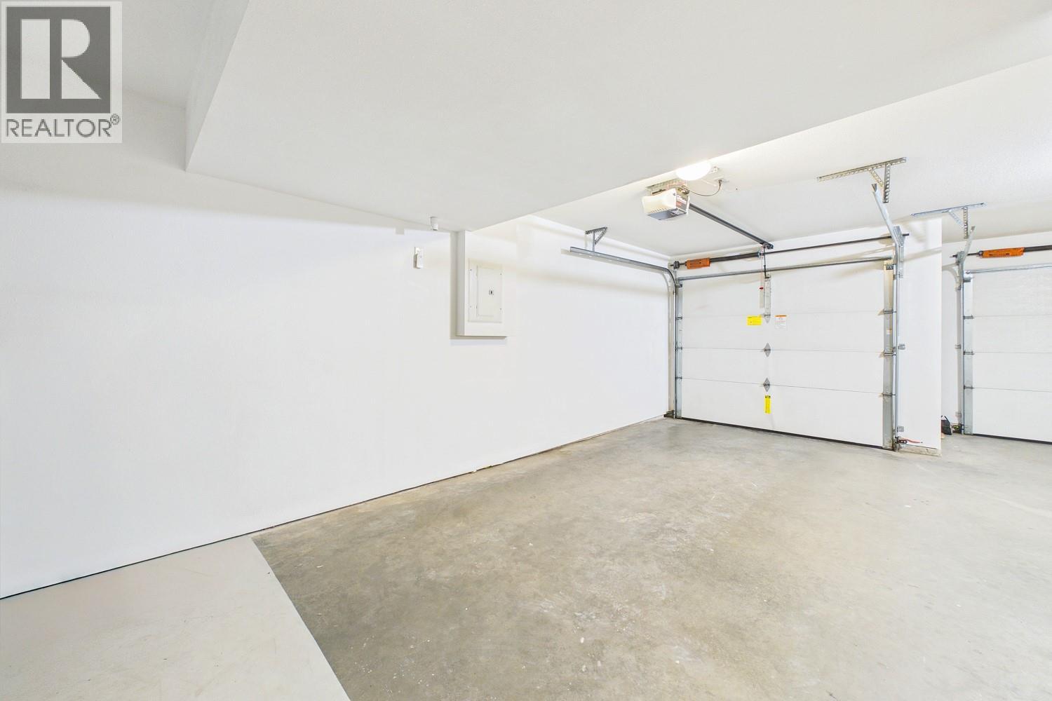 #108 456 McPhee Street - 35