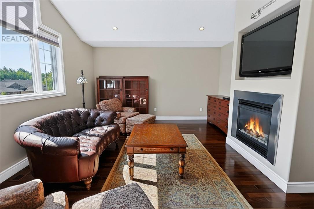 82 Equinox - Image 21