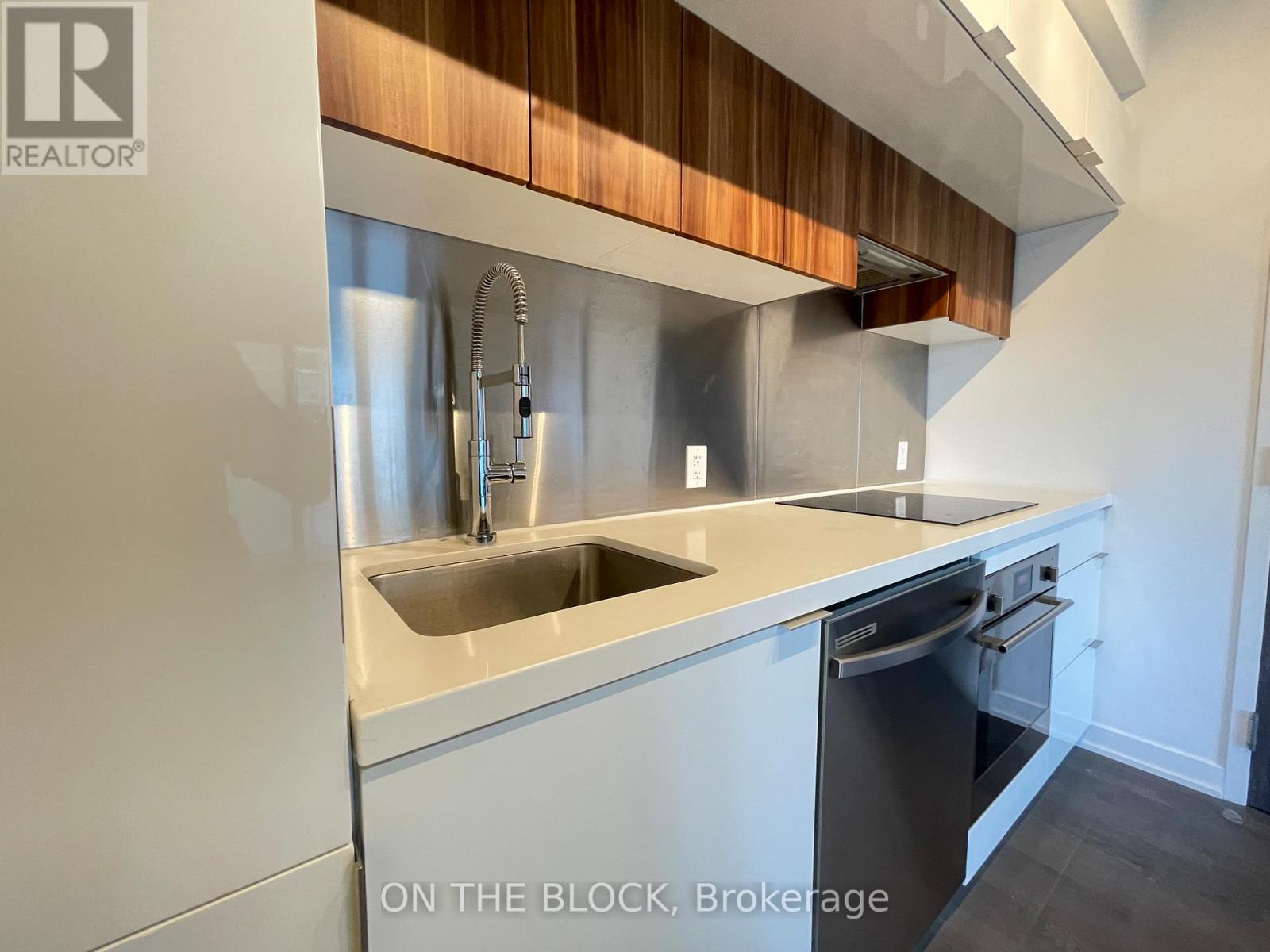 #509 185 ROEHAMPTON AVENUE - 11