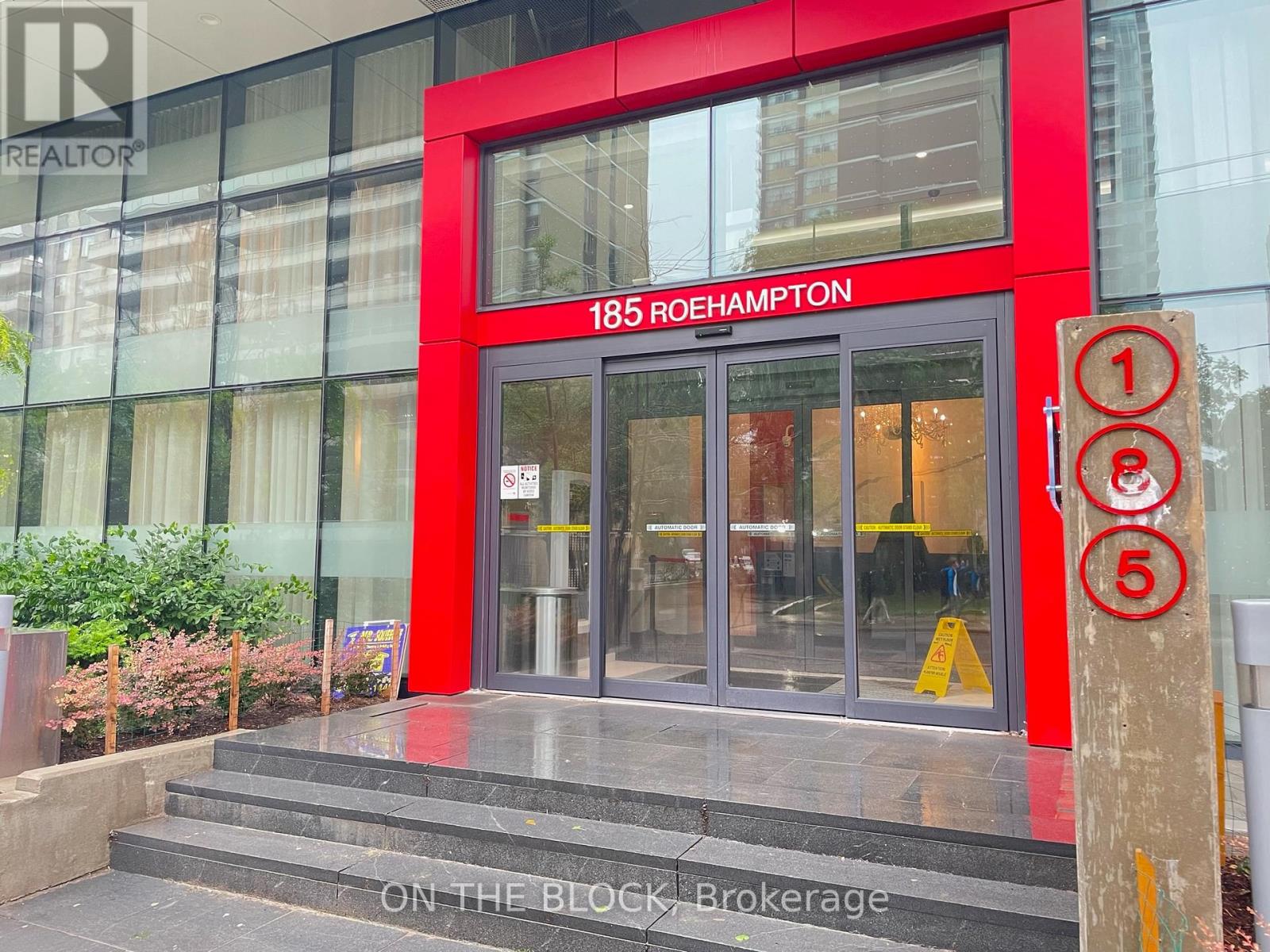 #509 185 ROEHAMPTON AVENUE - 2
