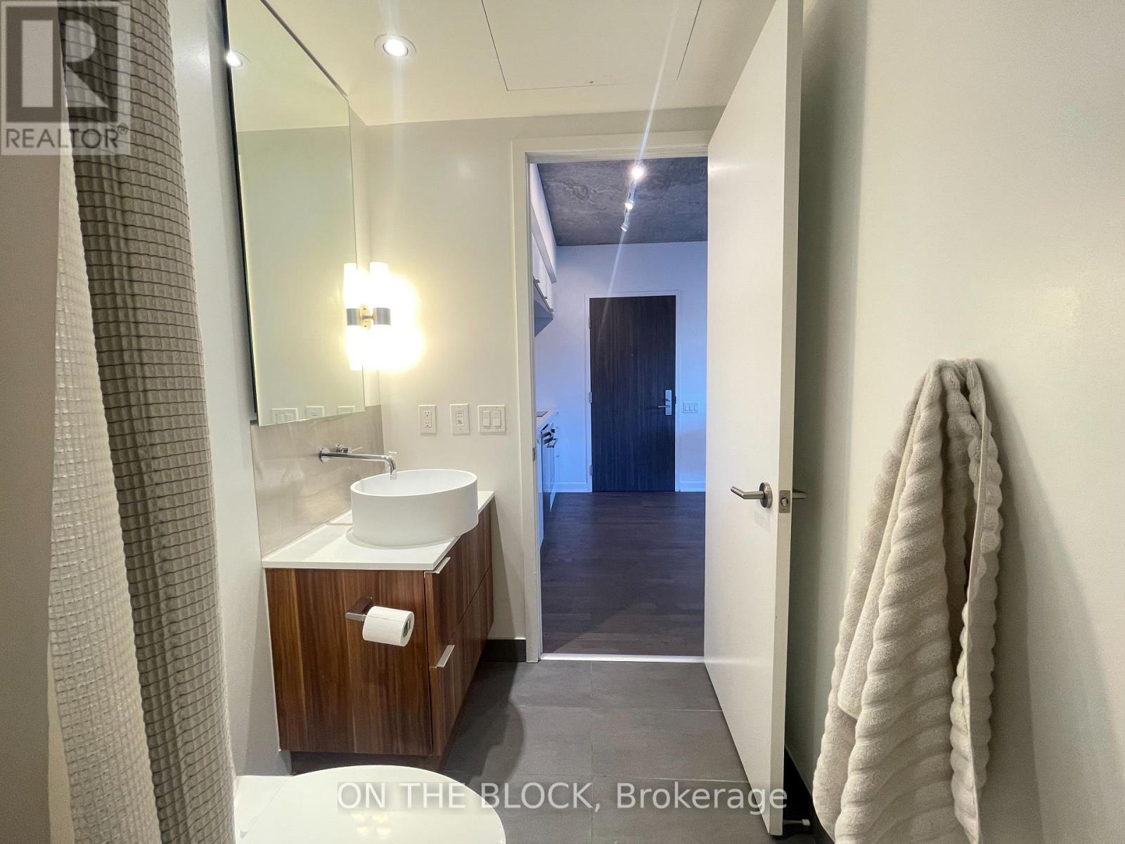 #509 185 ROEHAMPTON AVENUE - 16