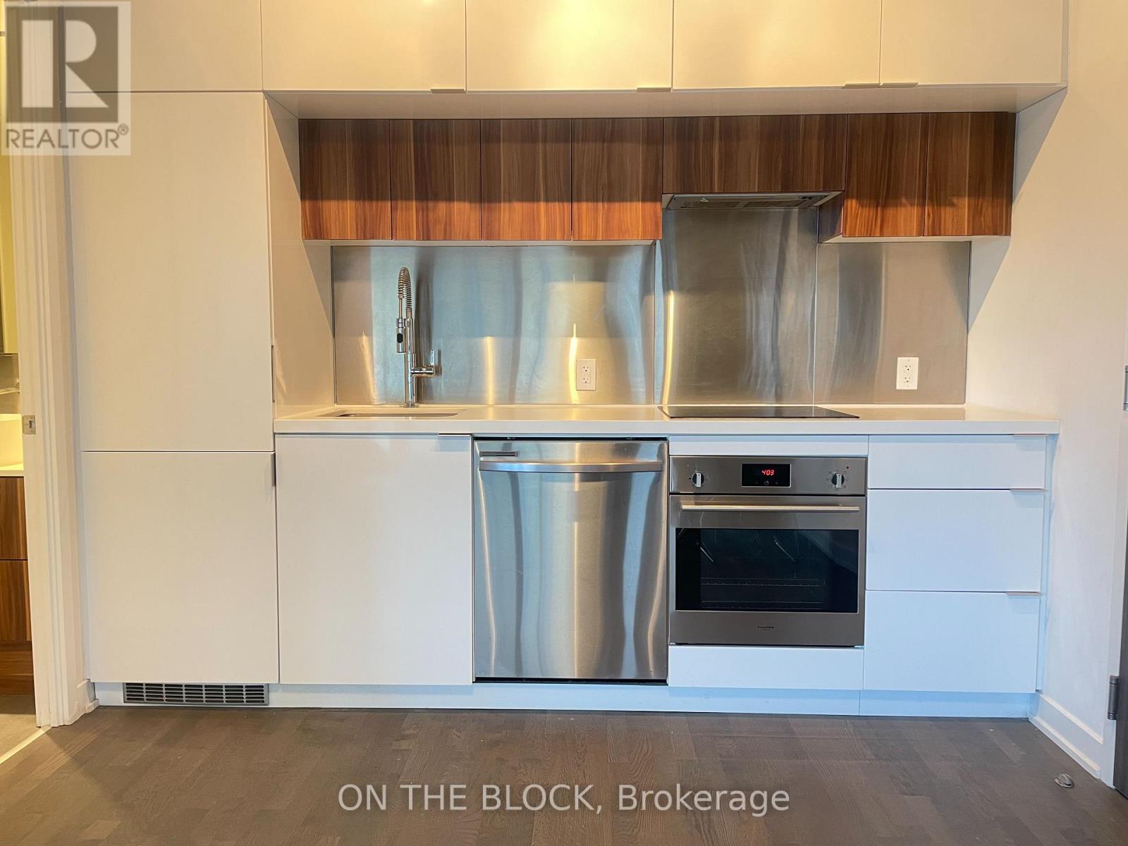 #509 185 ROEHAMPTON AVENUE - 12