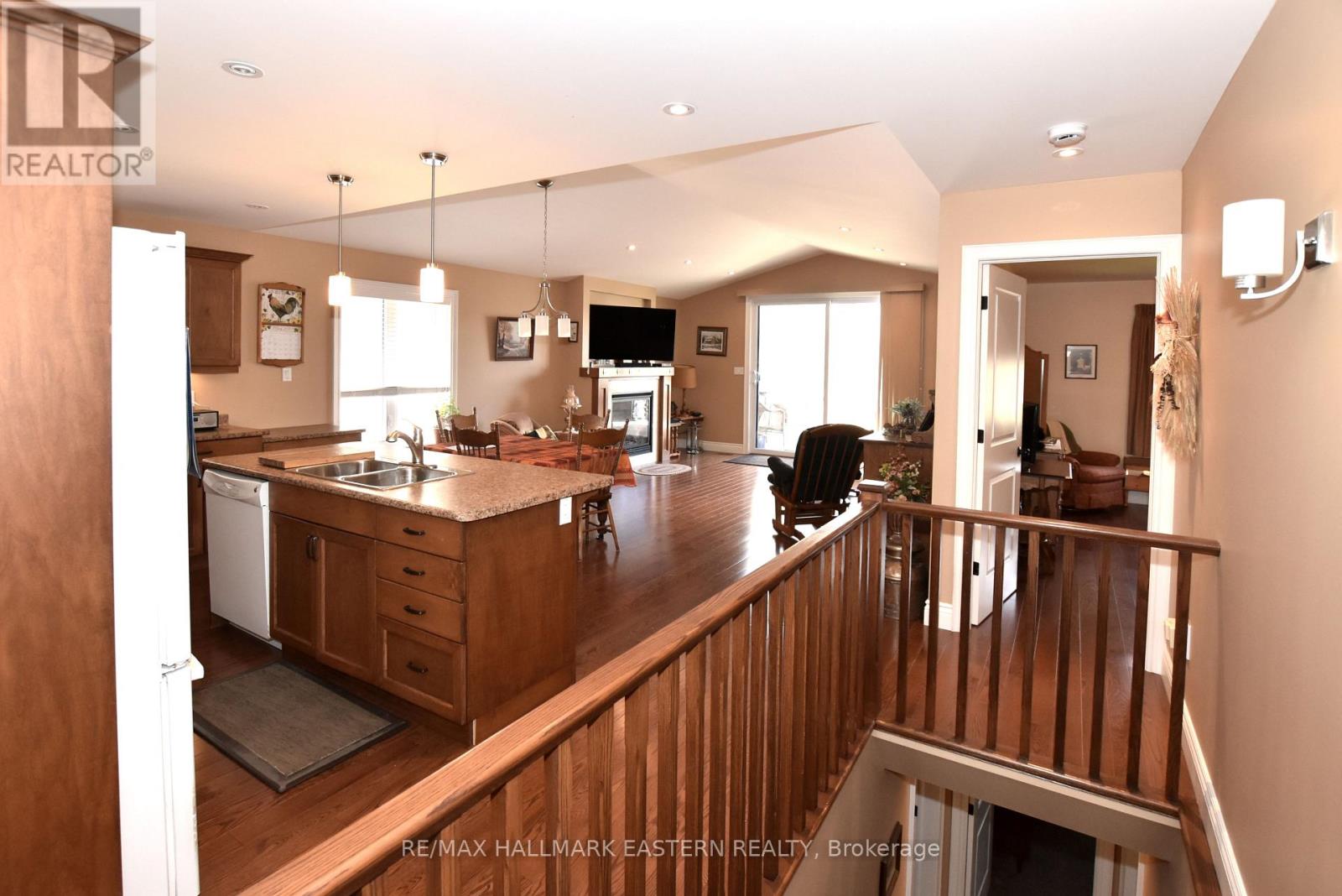 428 RAYMOND STREET - 3