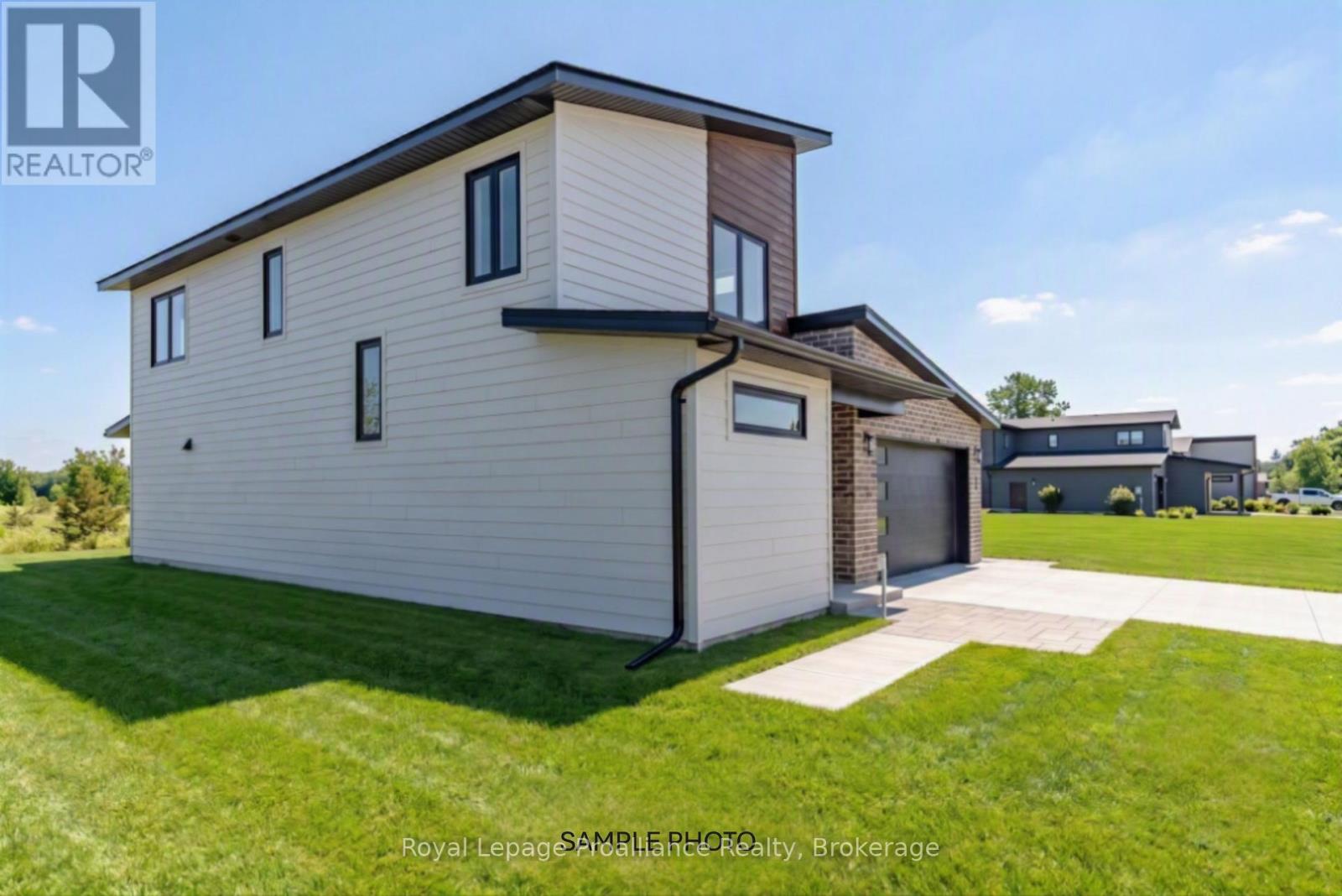 28 FRASER DRIVE - 3