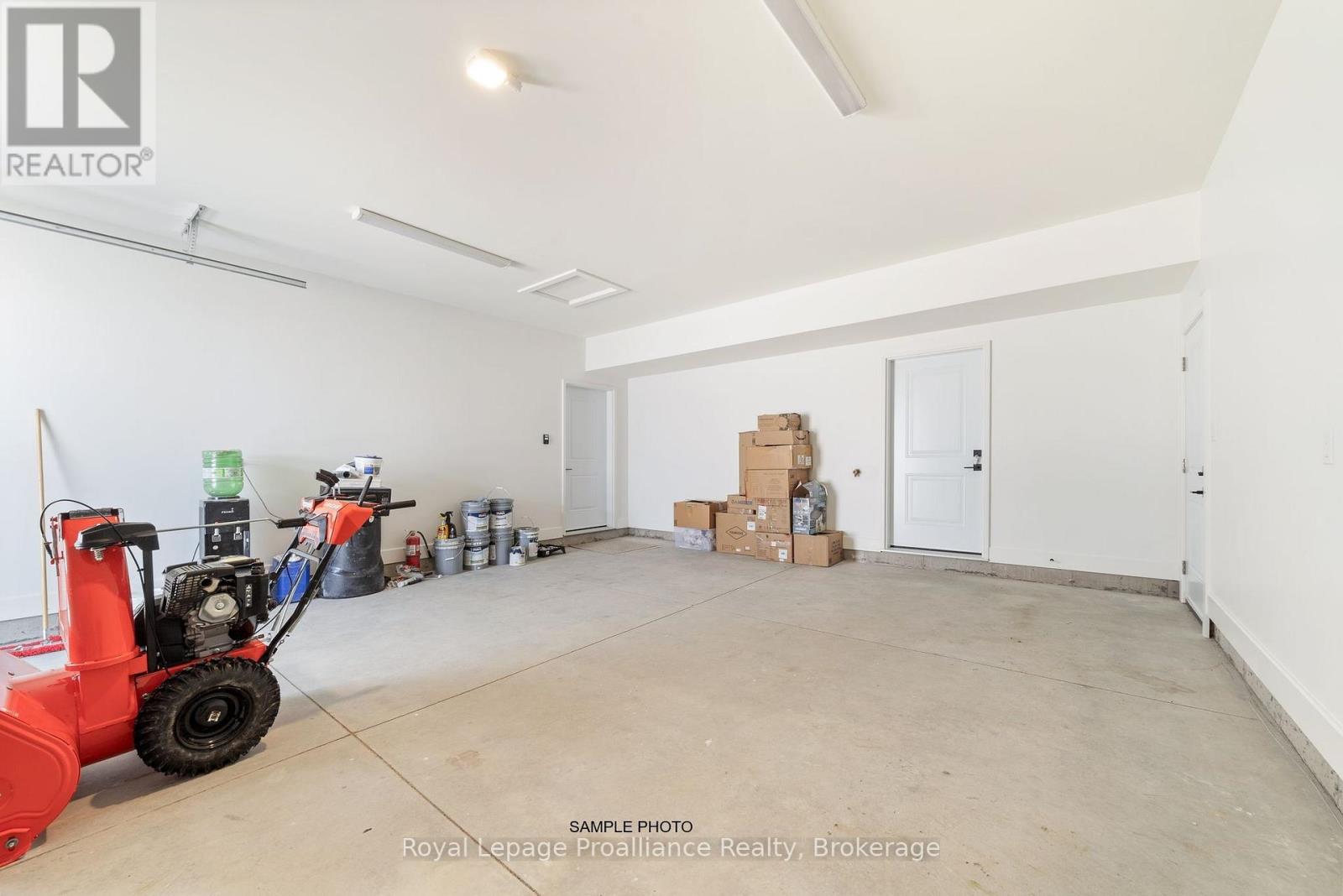 28 FRASER DRIVE - 34