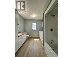 44-46 Theriault Street, photo 18