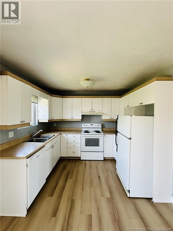 44-46 Theriault Street - 15