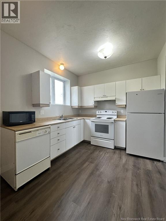 44-46 Theriault Street - 27