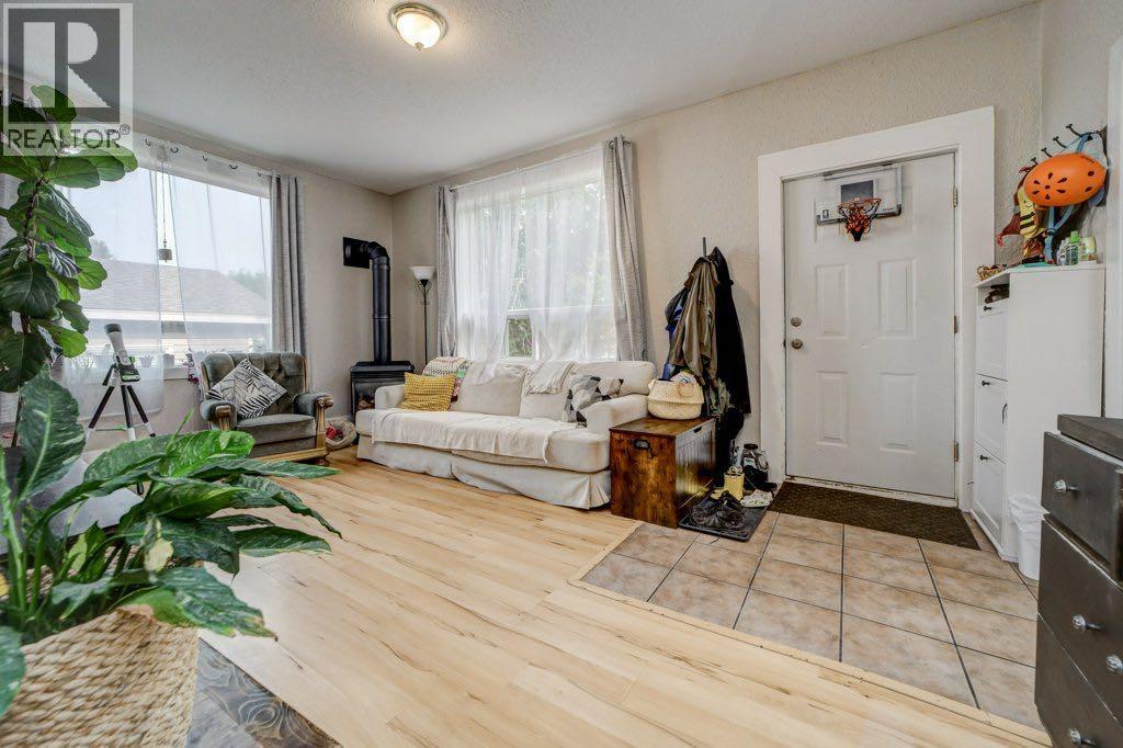12316 21 Avenue - 5