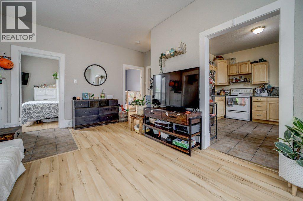 12316 21 Avenue - 7