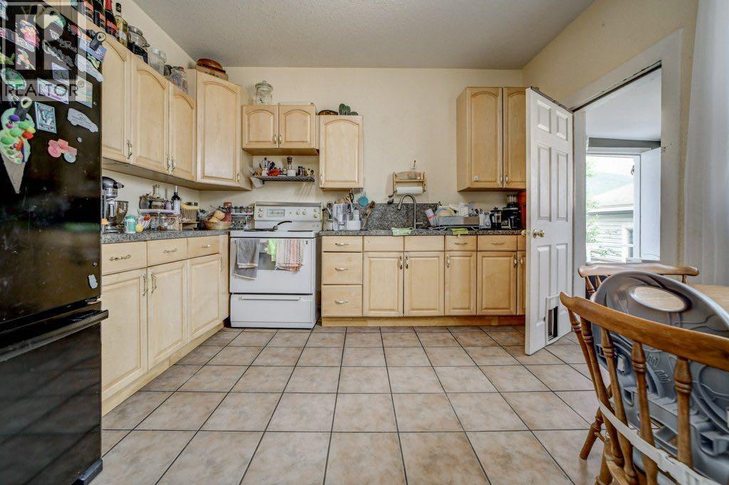 12316 21 Avenue - 8