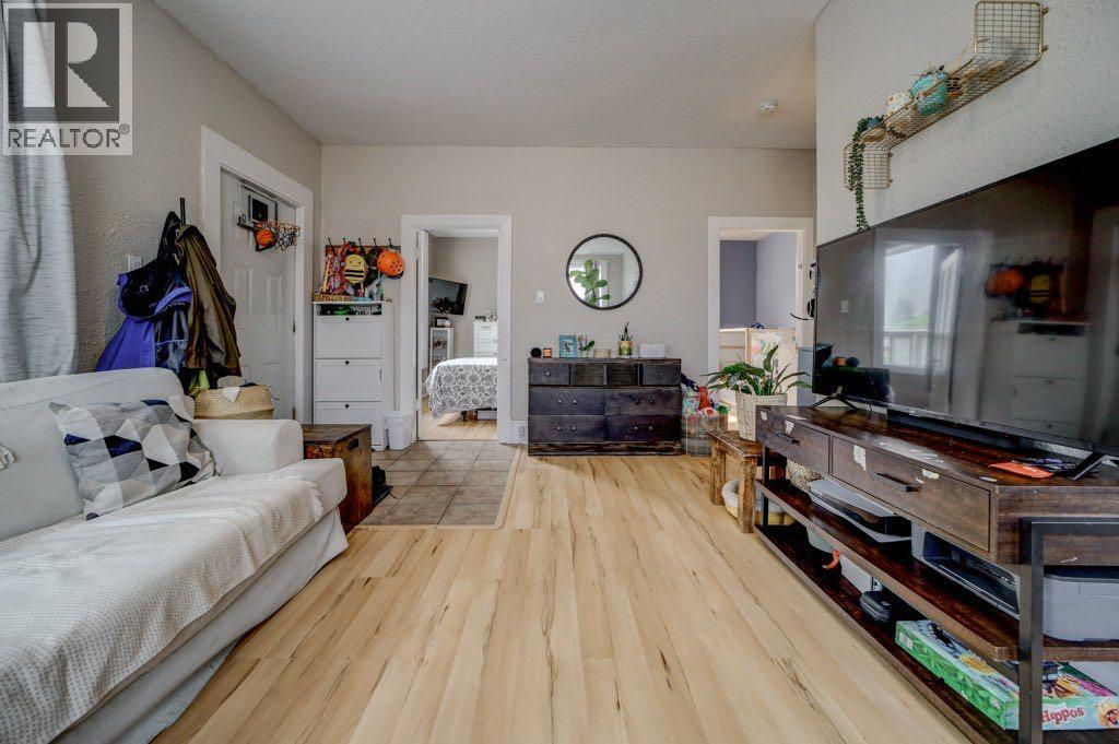12316 21 Avenue - 6