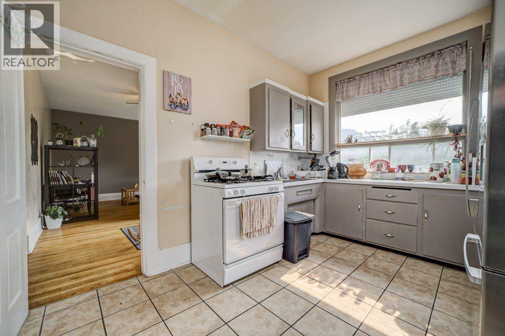 12316 21 Avenue - 25