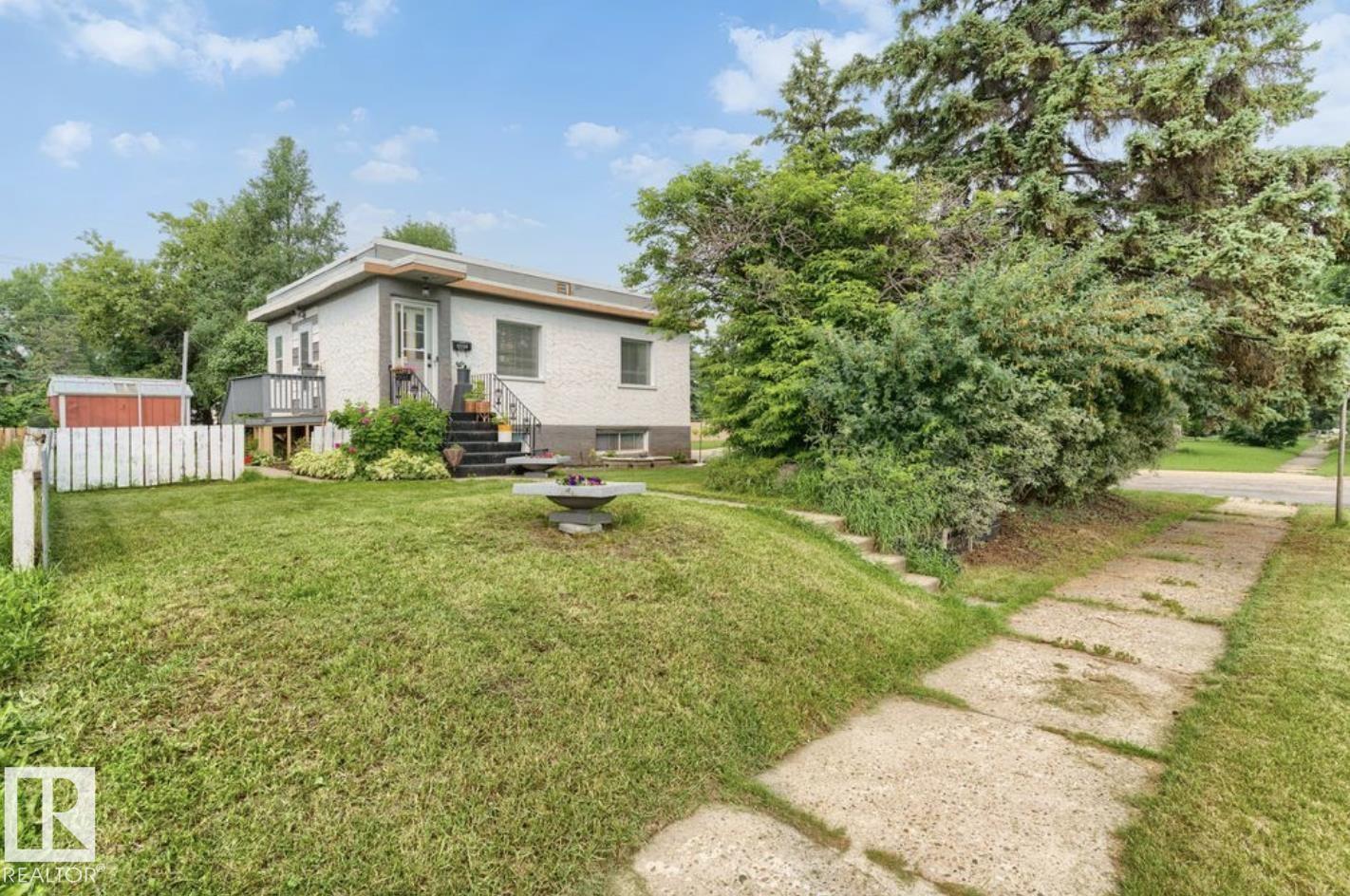 12150 47 ST NW - 29