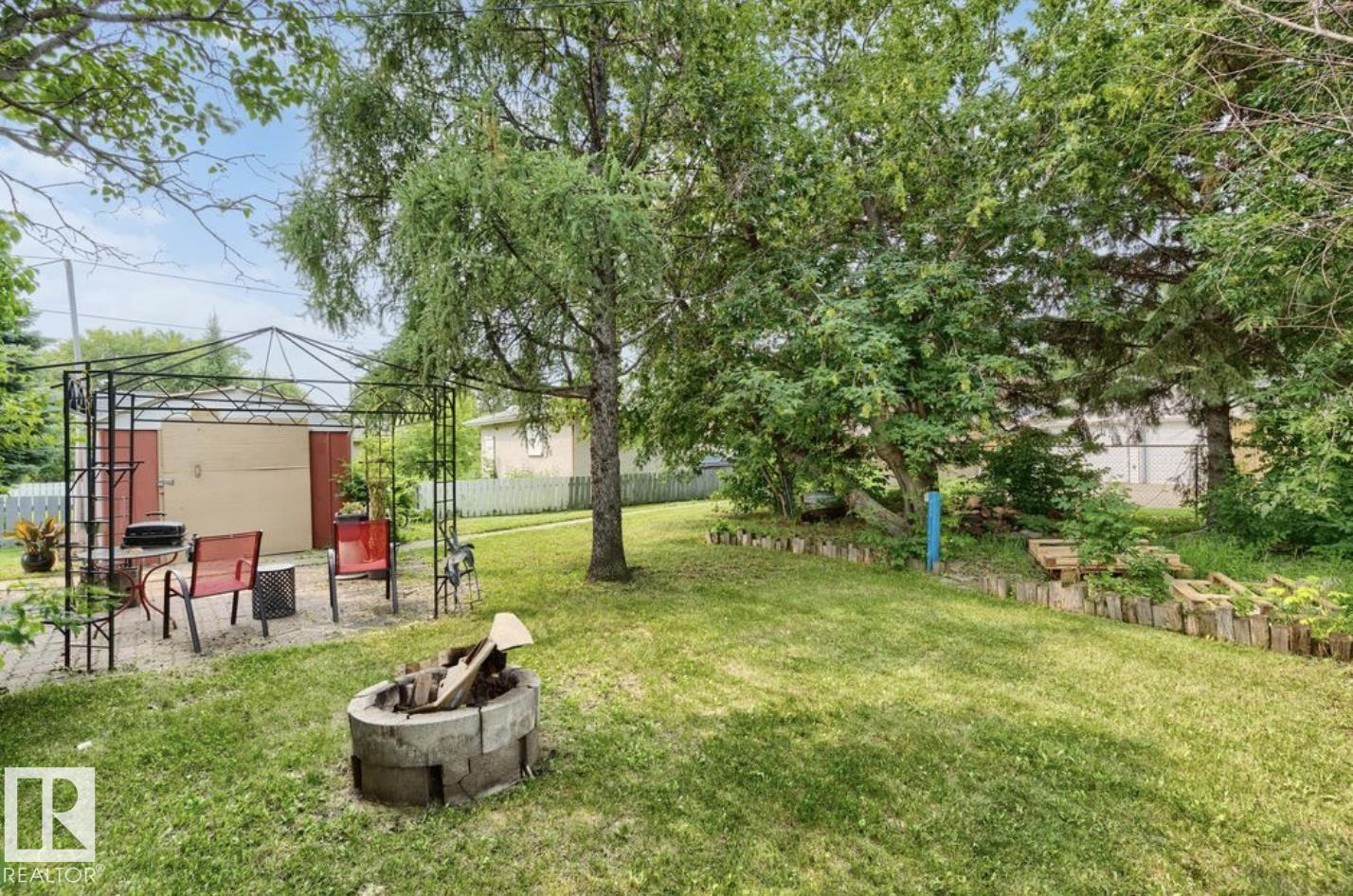12150 47 ST NW - 33
