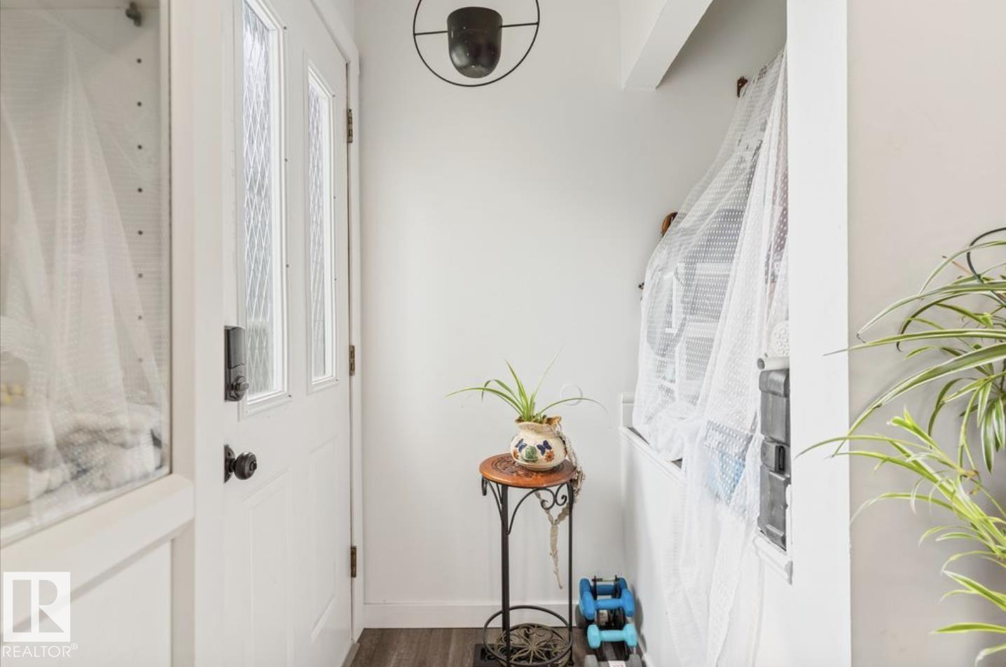 12150 47 ST NW - 4