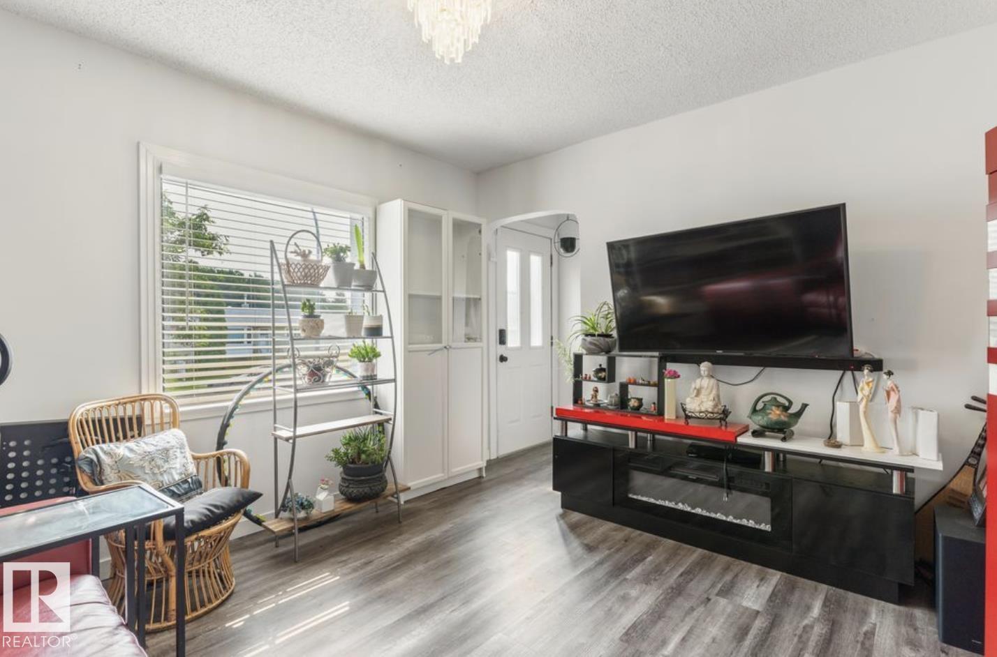 12150 47 ST NW - 7