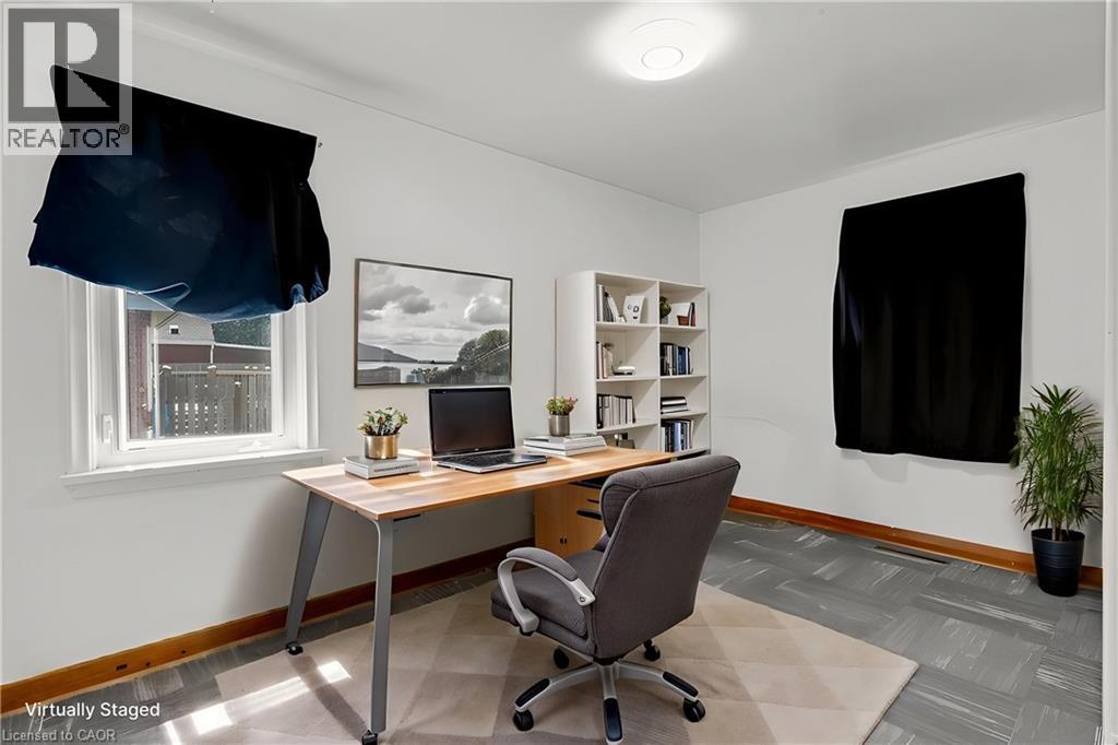 86 CHRISTOPHER Drive - 11