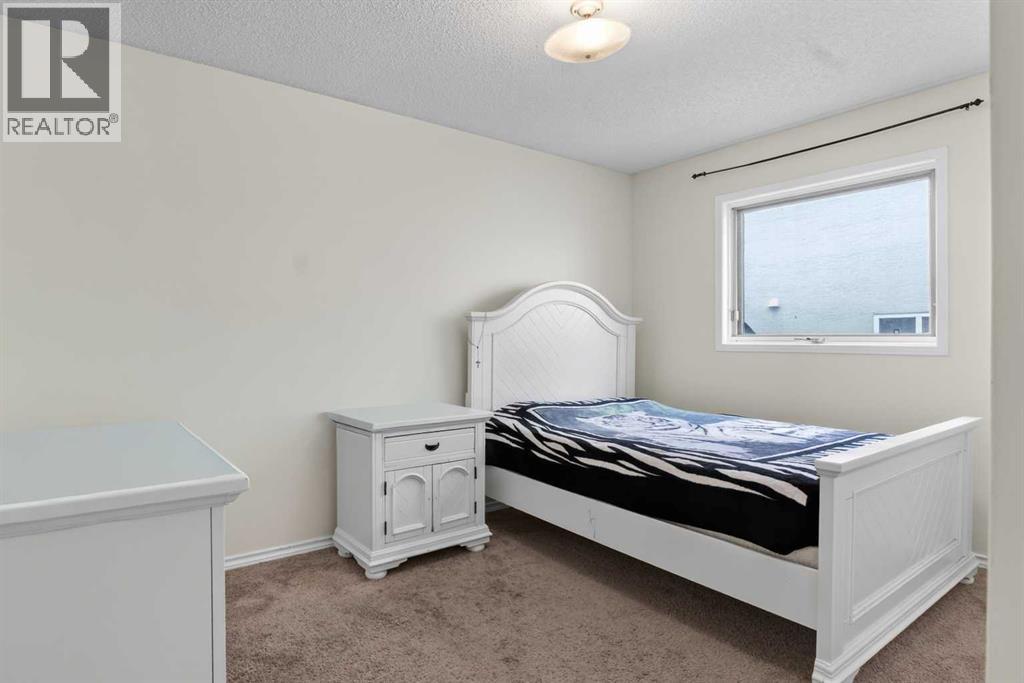 403 Shawinigan Drive SW - 15