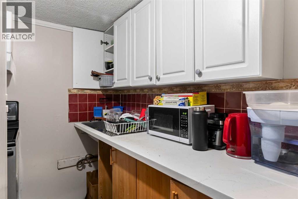 403 Shawinigan Drive SW - 26