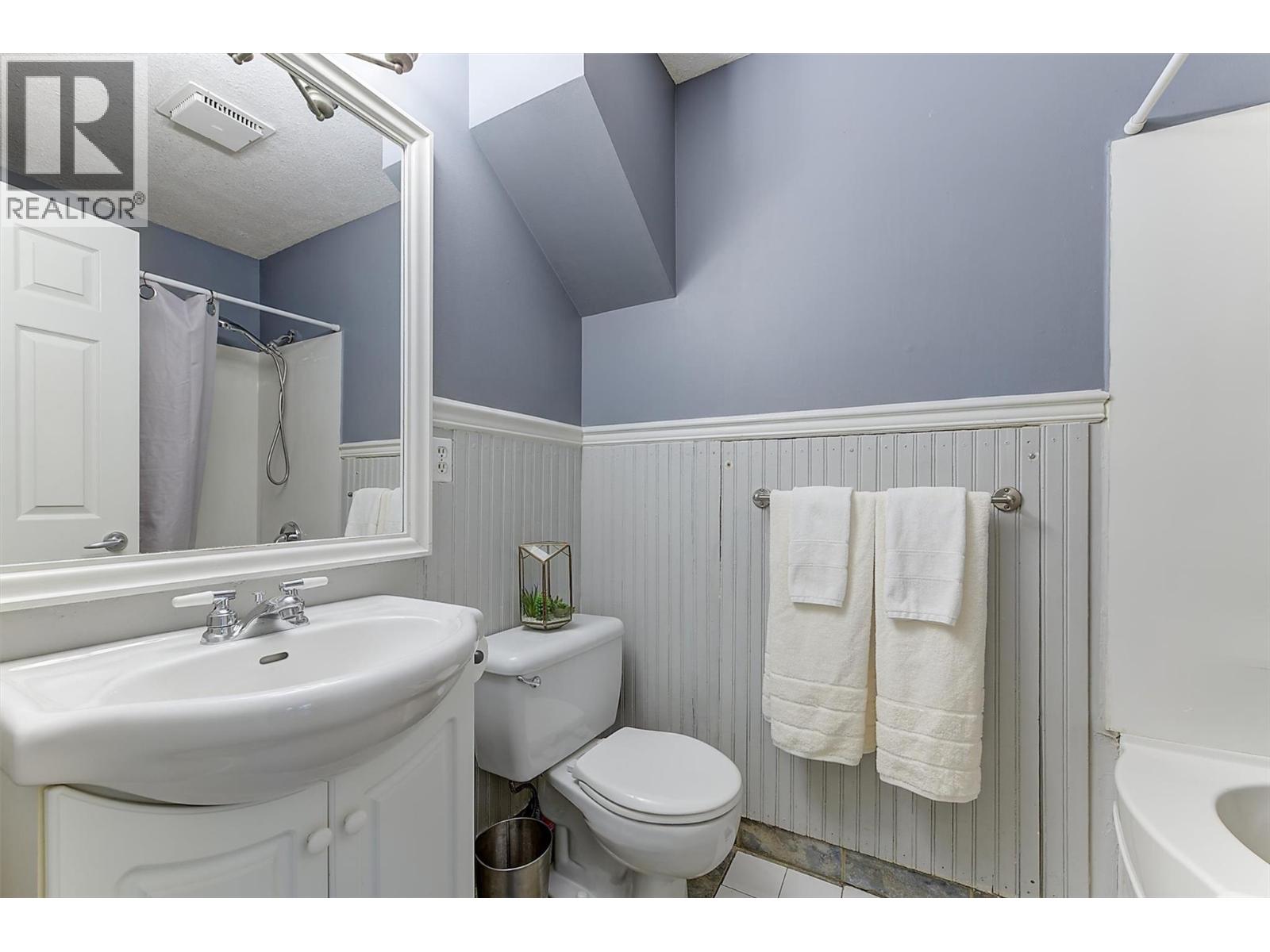 #404 3155 Gordon Drive - 11