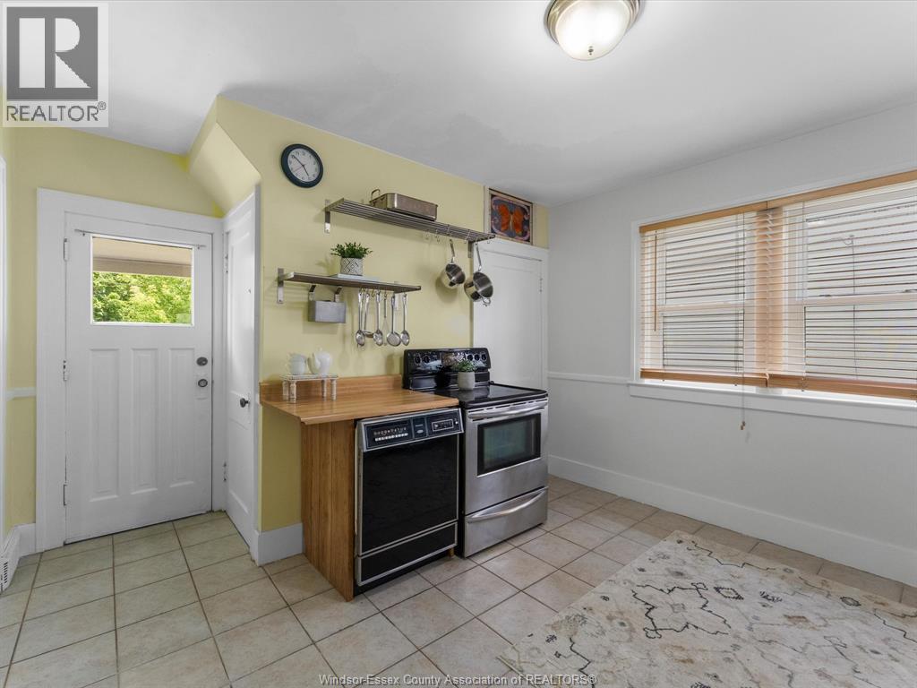 1794 HALL AVENUE - 10