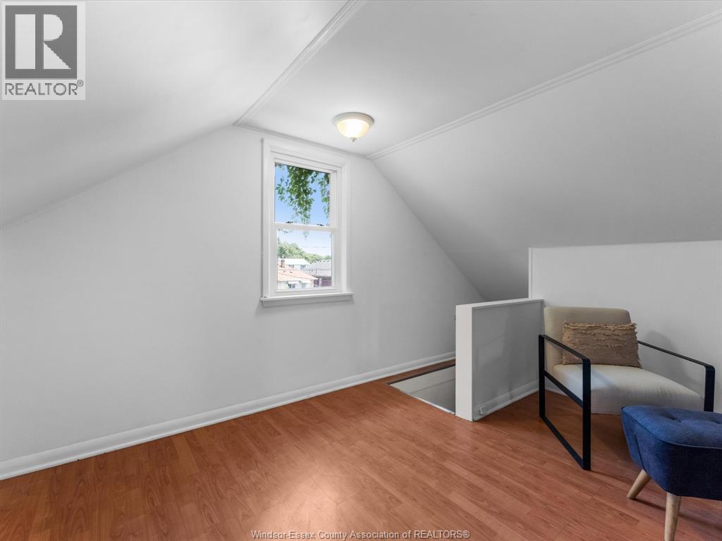 1794 HALL AVENUE - 19