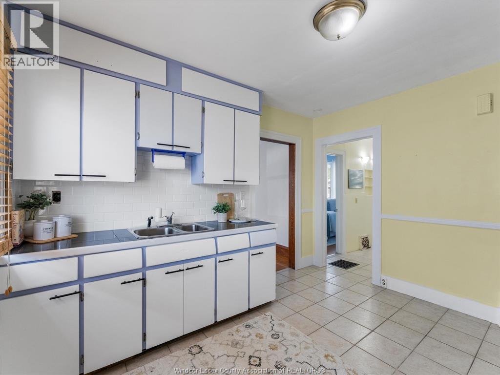 1794 HALL AVENUE - 21