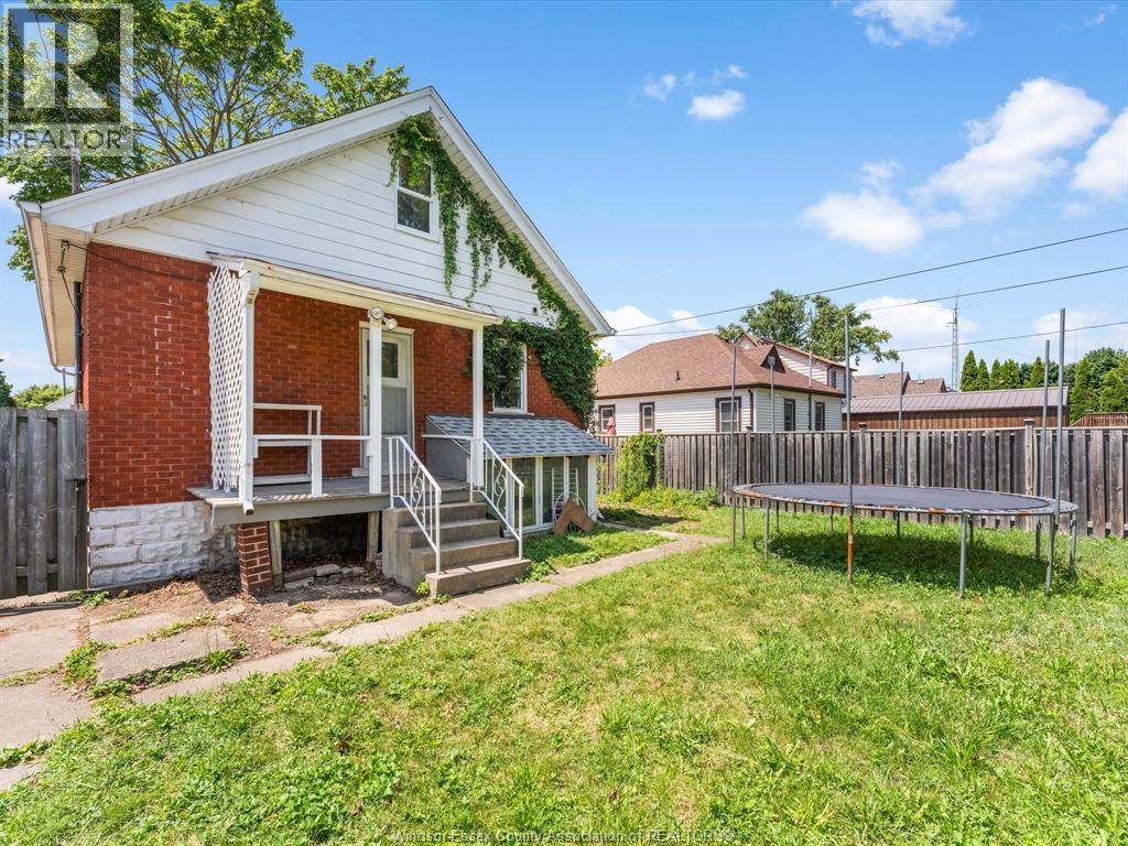 1794 HALL AVENUE - 26