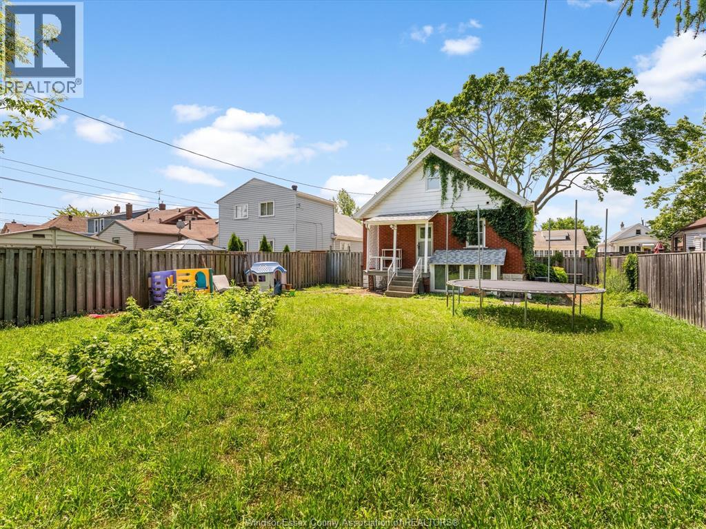 1794 HALL AVENUE - 27