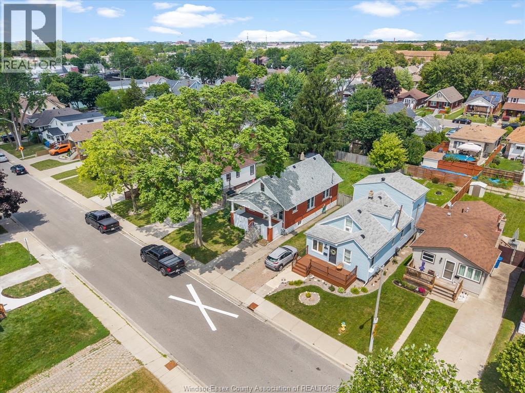 1794 HALL AVENUE - 29