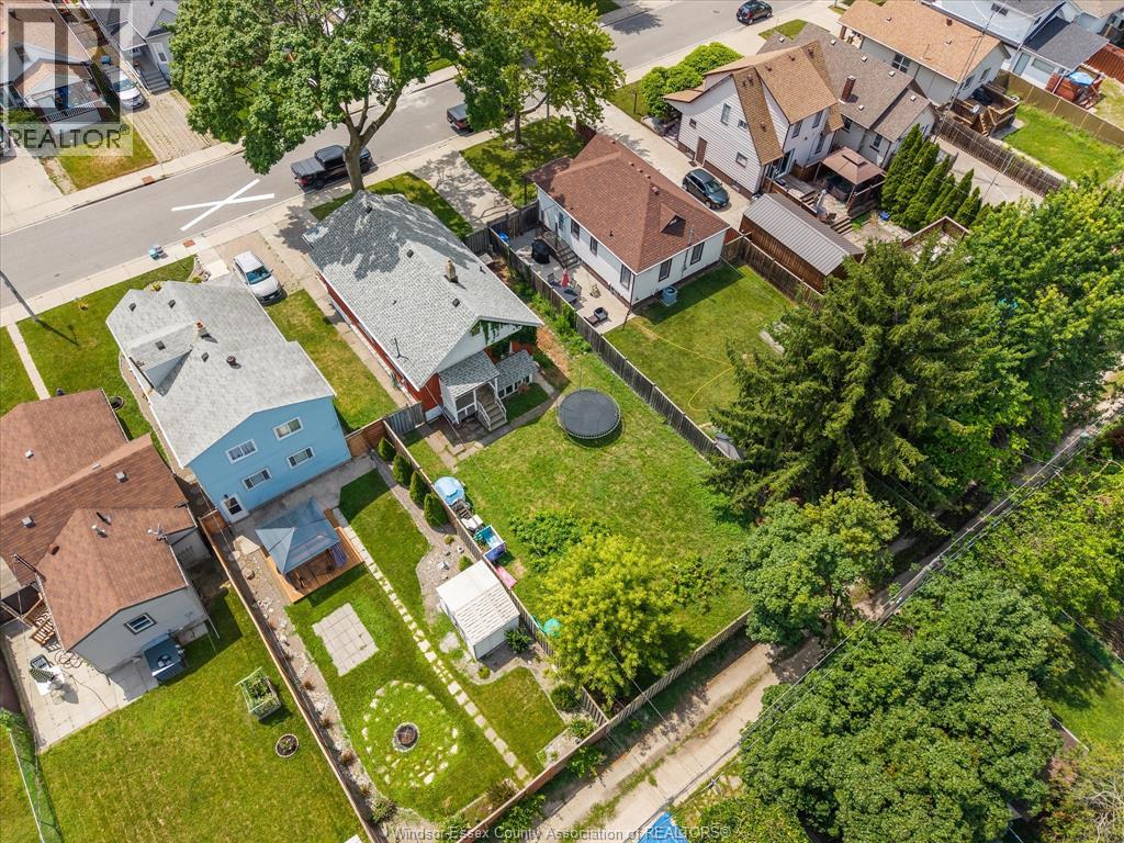 1794 HALL AVENUE - 33