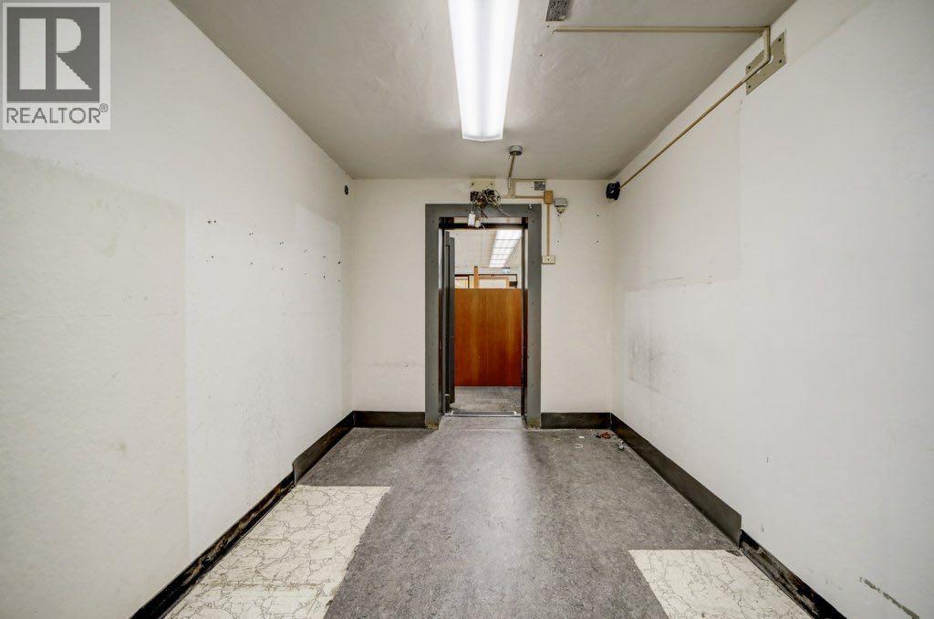 12937 20 Avenue - Photo 18