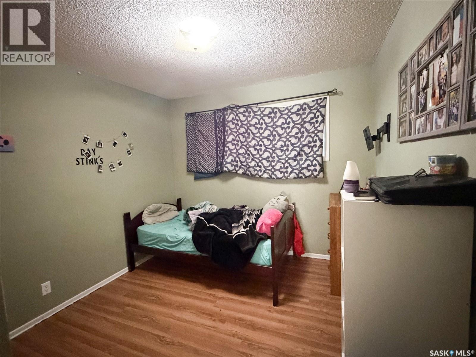 518 1st STREET E - Image 8