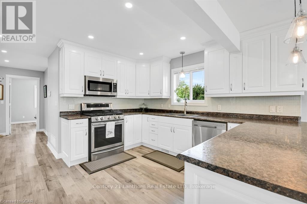 63 LIVINGSTONE AVENUE E - 13