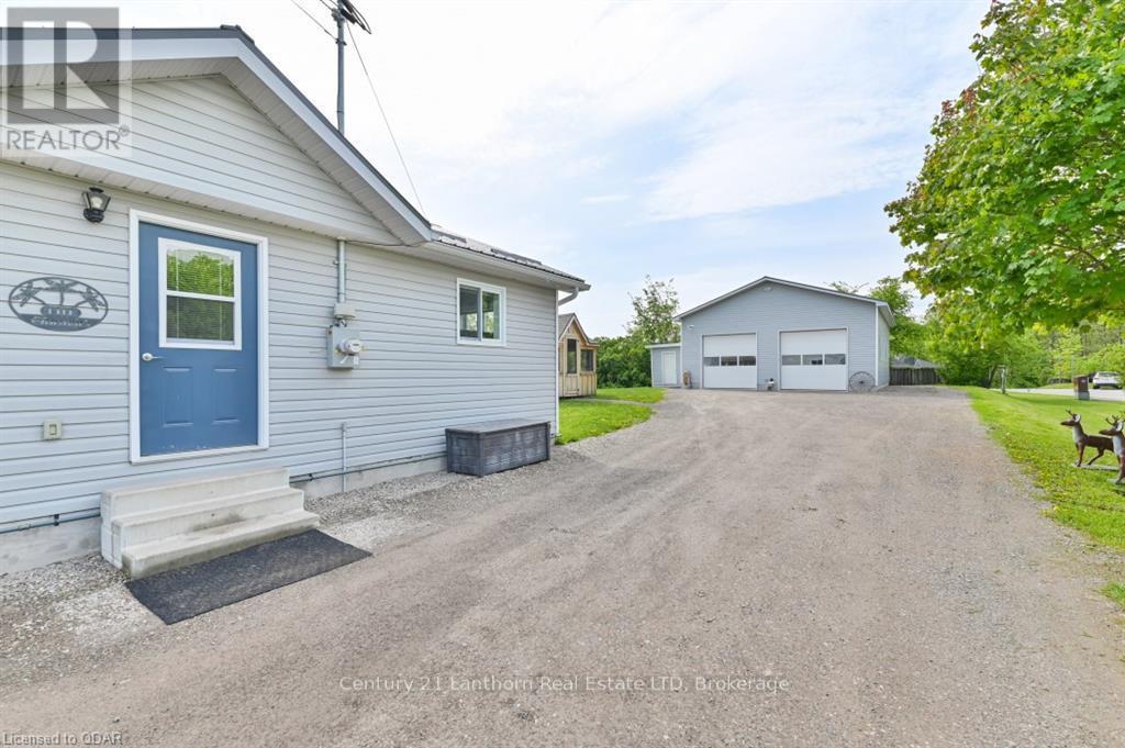 63 LIVINGSTONE AVENUE E - 23