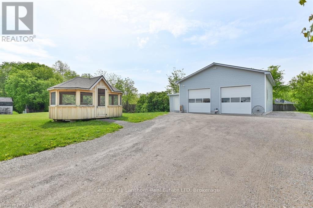 63 LIVINGSTONE AVENUE E - 24