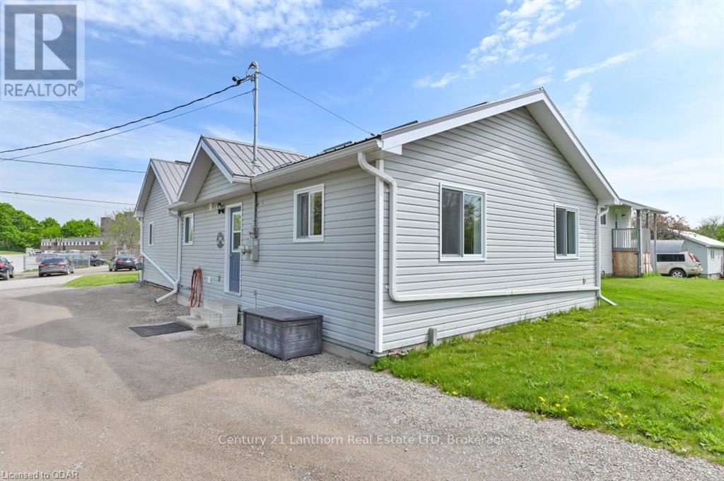 63 LIVINGSTONE AVENUE E - 25