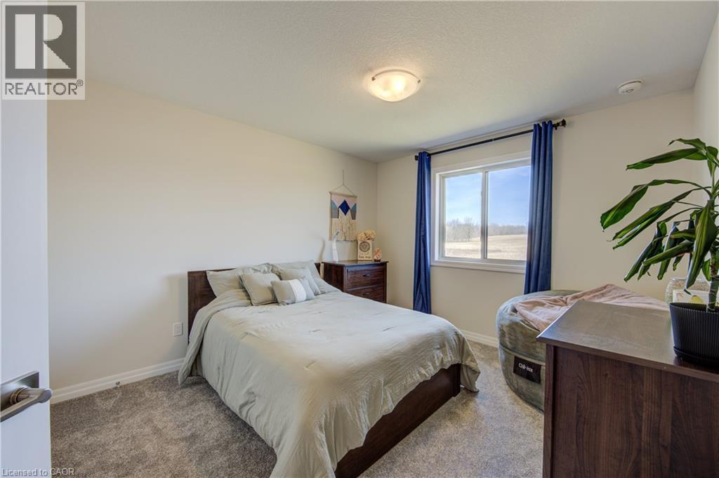 38 CANARY Street - 34